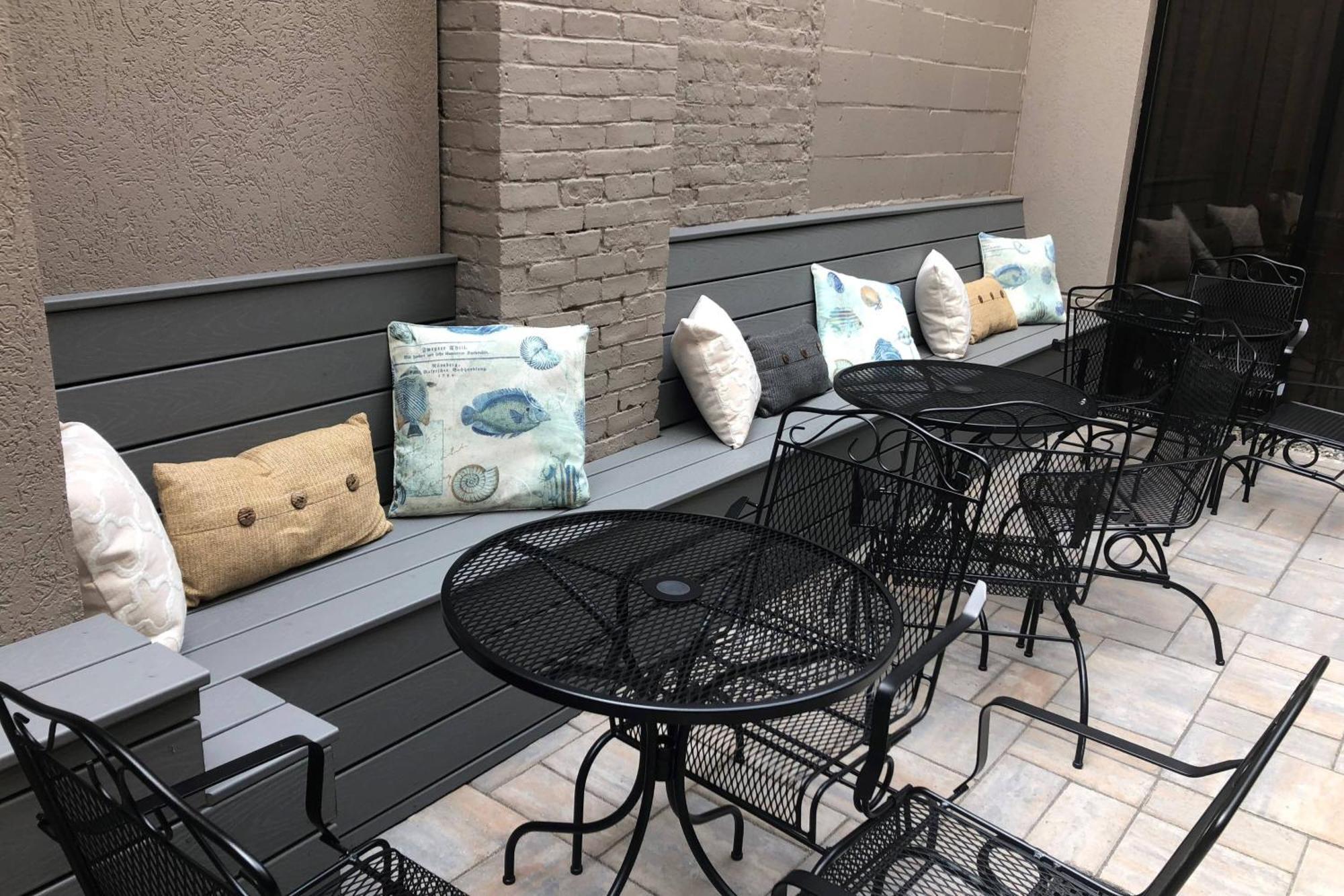 Courtyard Waterbury Downtown Hotell Exteriör bild